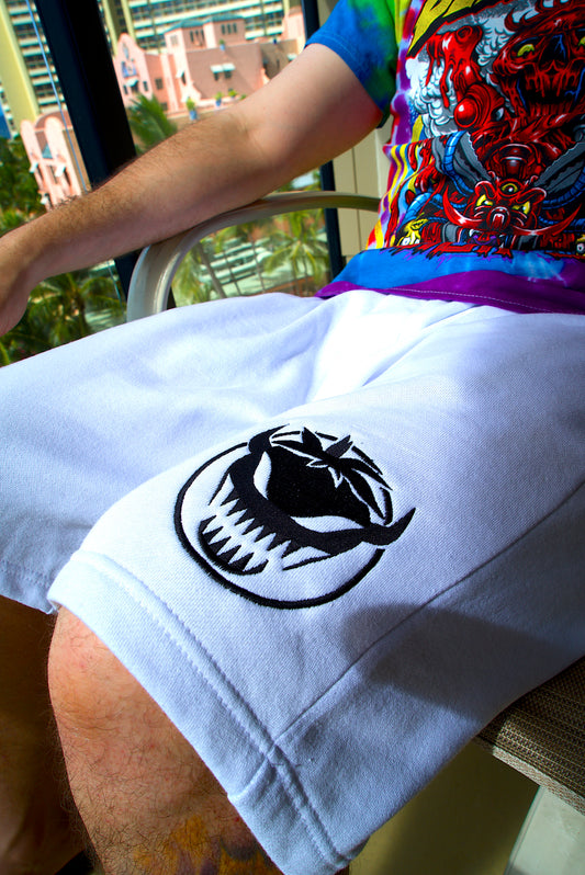 DEMONBERRY SHORTS WHITE W BLACK LOGO